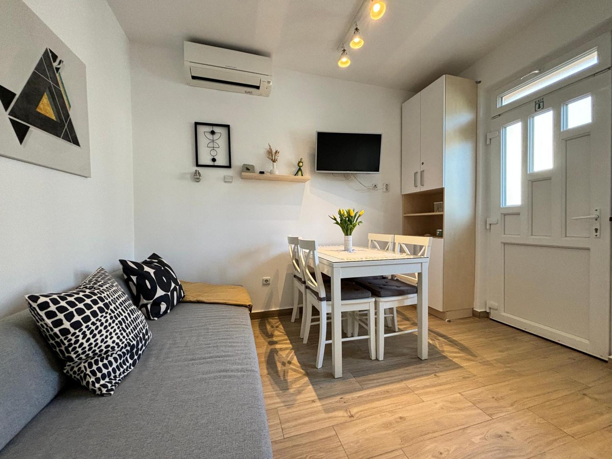 Sea & Sun Apartments Tucepi Bilik gambar