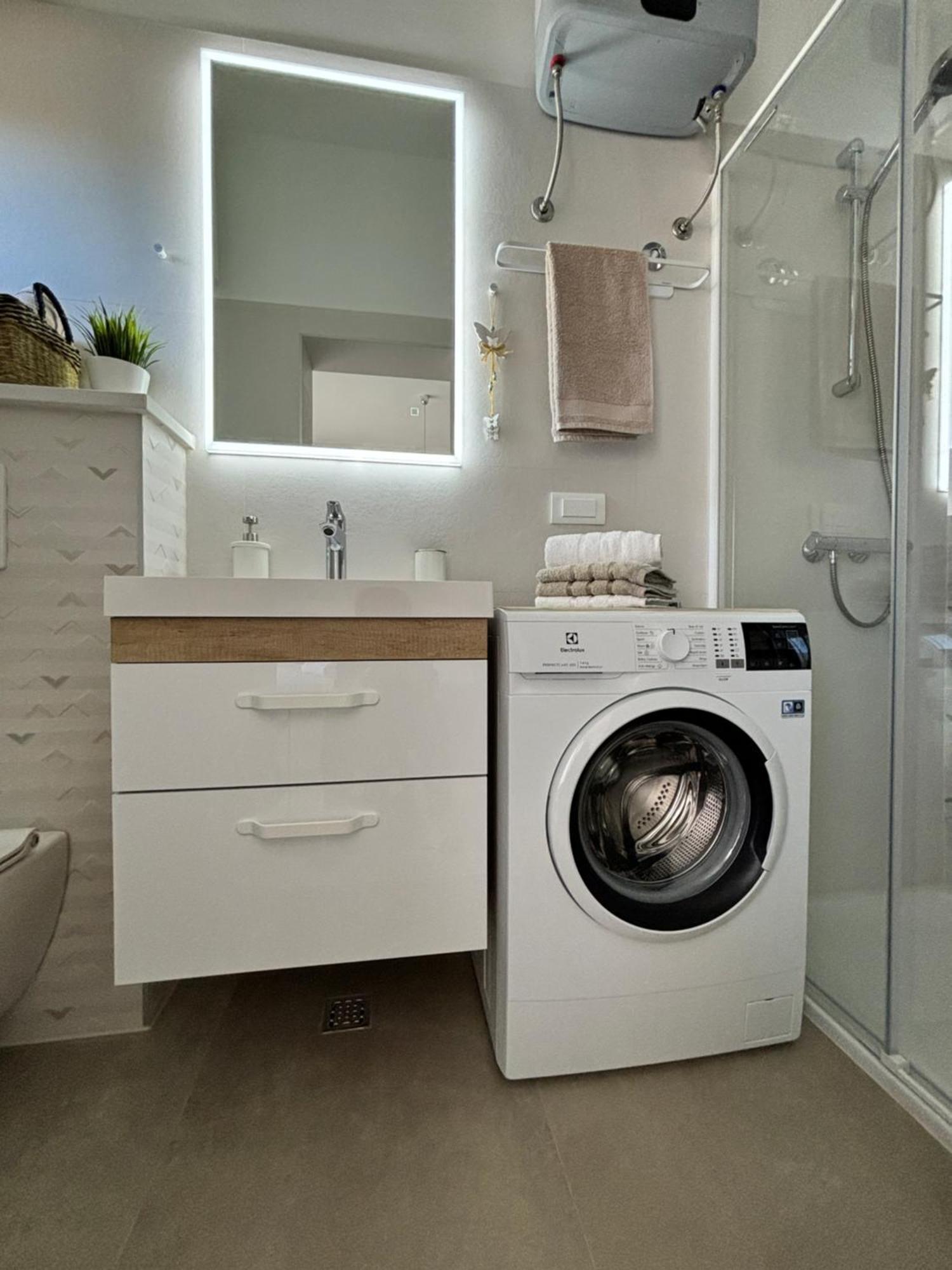 Sea & Sun Apartments Tucepi Bilik gambar