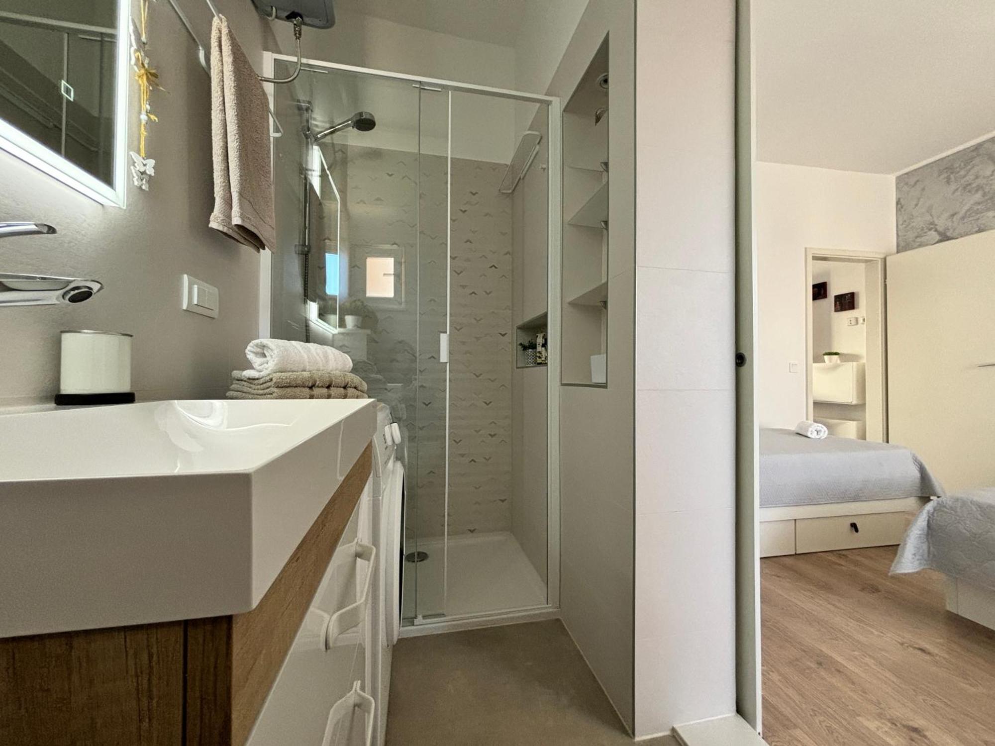 Sea & Sun Apartments Tucepi Bilik gambar