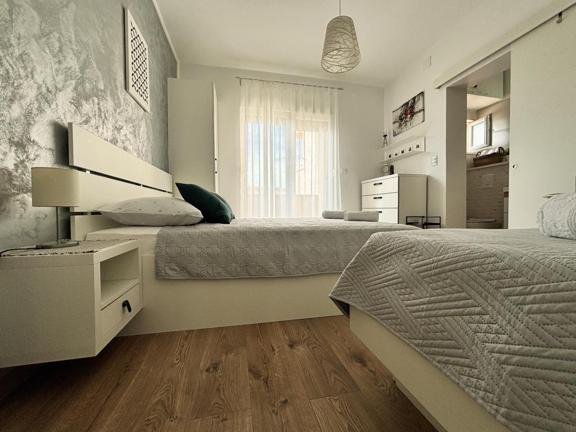 Sea & Sun Apartments Tucepi Bilik gambar