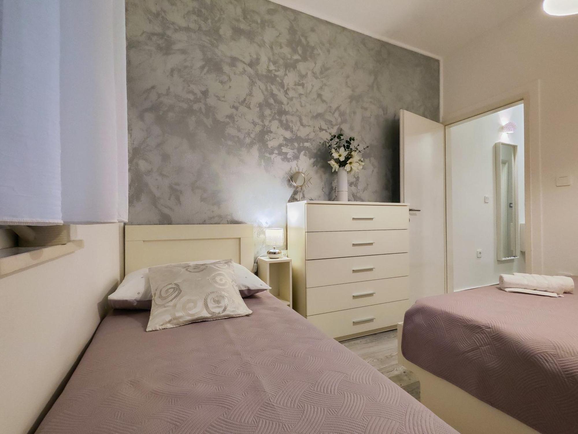 Sea & Sun Apartments Tucepi Bilik gambar