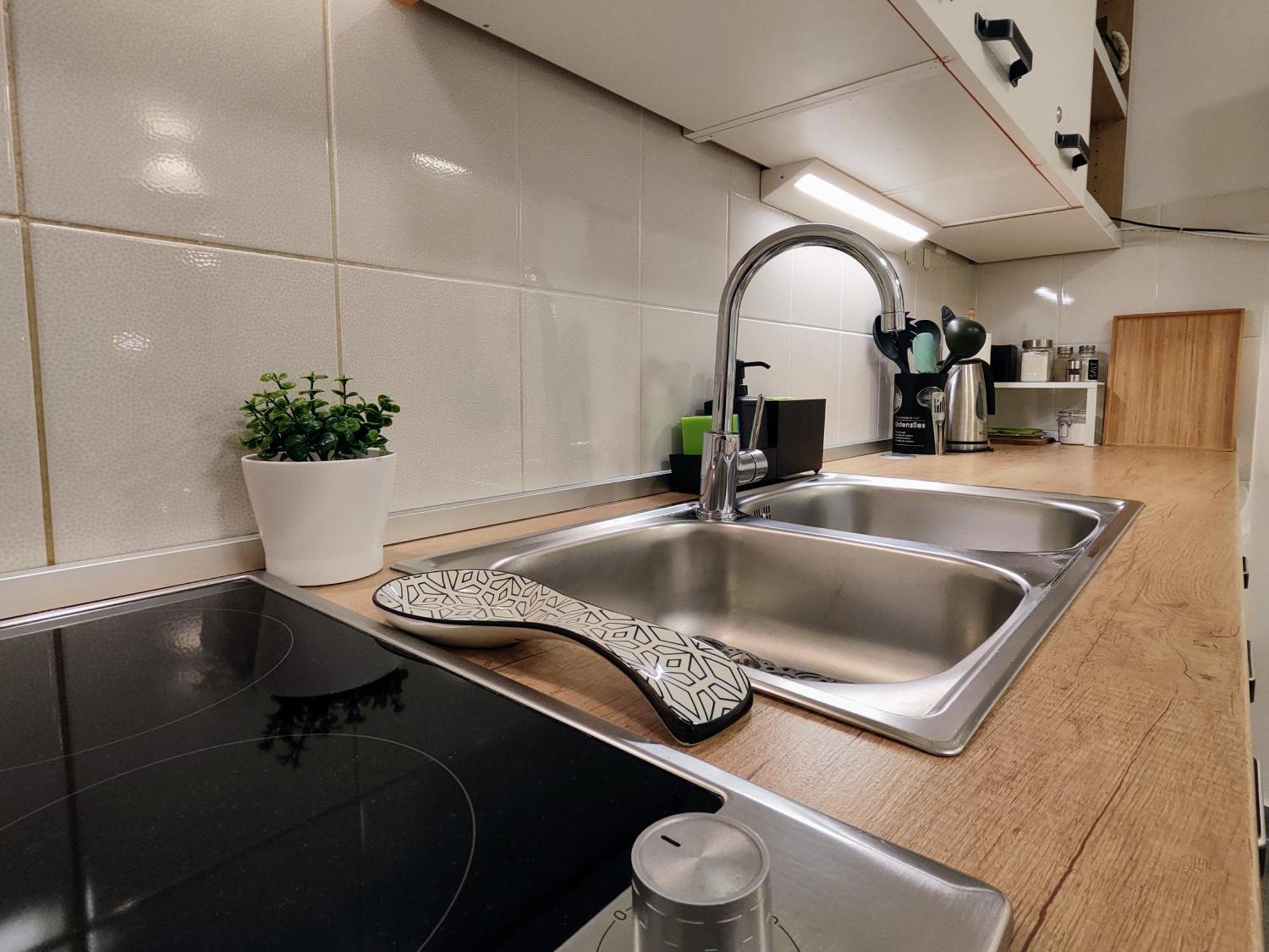 Sea & Sun Apartments Tucepi Bilik gambar